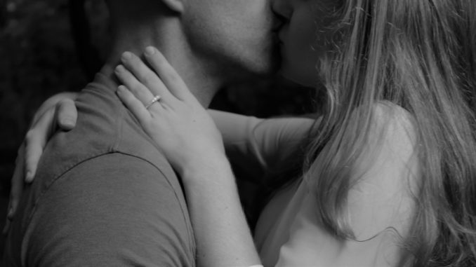 kiss