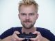 Fraud! So-called ‘professional’ gamer doesn’t even wear a tie