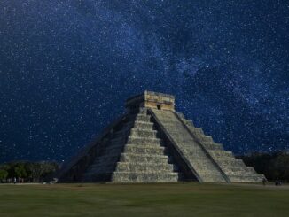 Chichen Itza at night, perhaps where the Mayans predicting season 3 of the wire