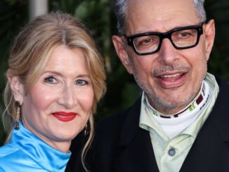 actros Jeff goldblum and laura dern, headshots, were cloned for Jurassic World Dominion